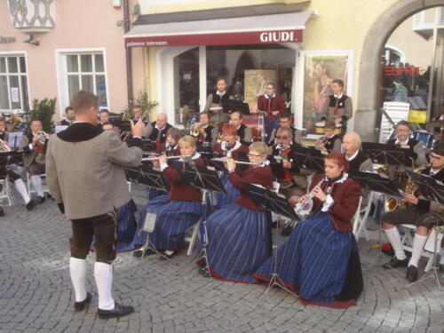 Umzug und Konzert 'Musik liegt in der Luft' in Sterzing